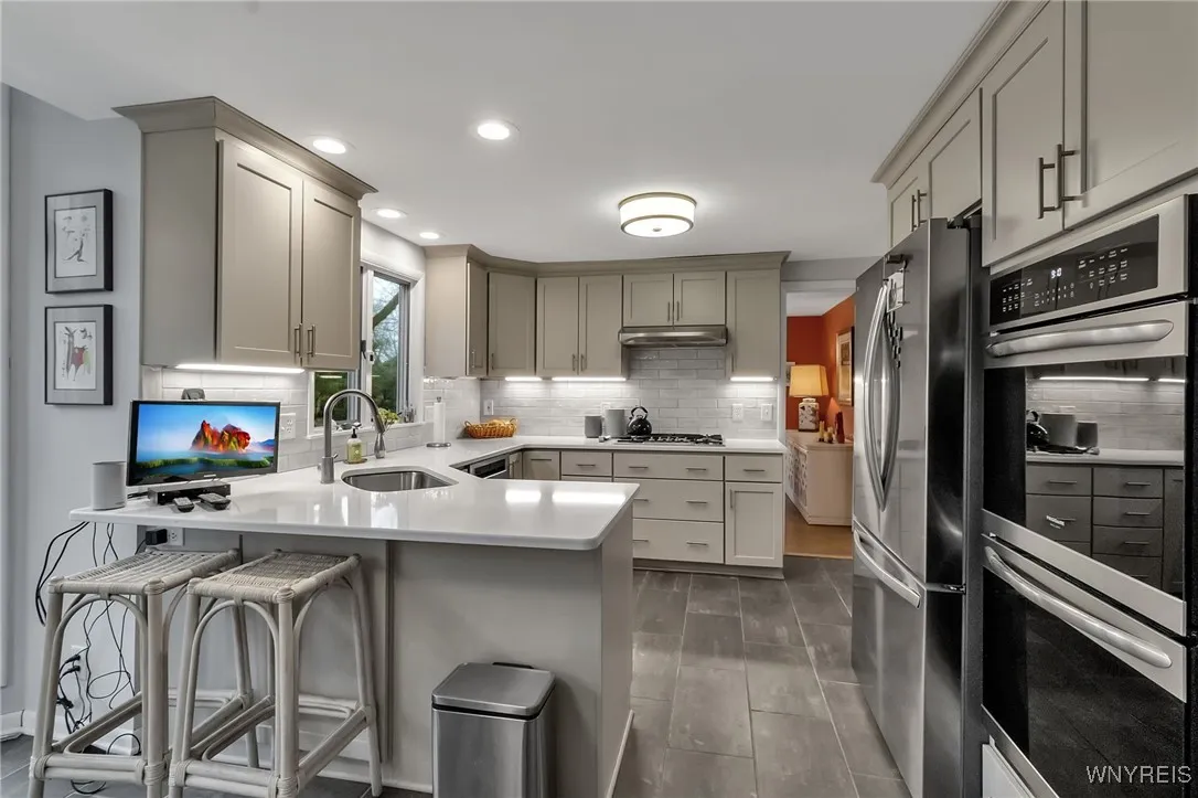 9005 Cliffside Drive, Clarence, New York 14031, Clarence, New York 14031, 4 Bedrooms Bedrooms, 11 Rooms Rooms,3 BathroomsBathrooms,Residential,Closed,9005 Cliffside Drive, Clarence, New York 14031,0,B1597453