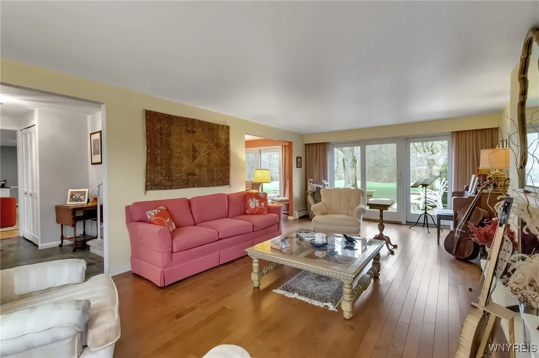 9005 Cliffside Drive, Clarence, New York 14031, Clarence, New York 14031, 4 Bedrooms Bedrooms, 11 Rooms Rooms,3 BathroomsBathrooms,Residential,Closed,9005 Cliffside Drive, Clarence, New York 14031,0,B1597453