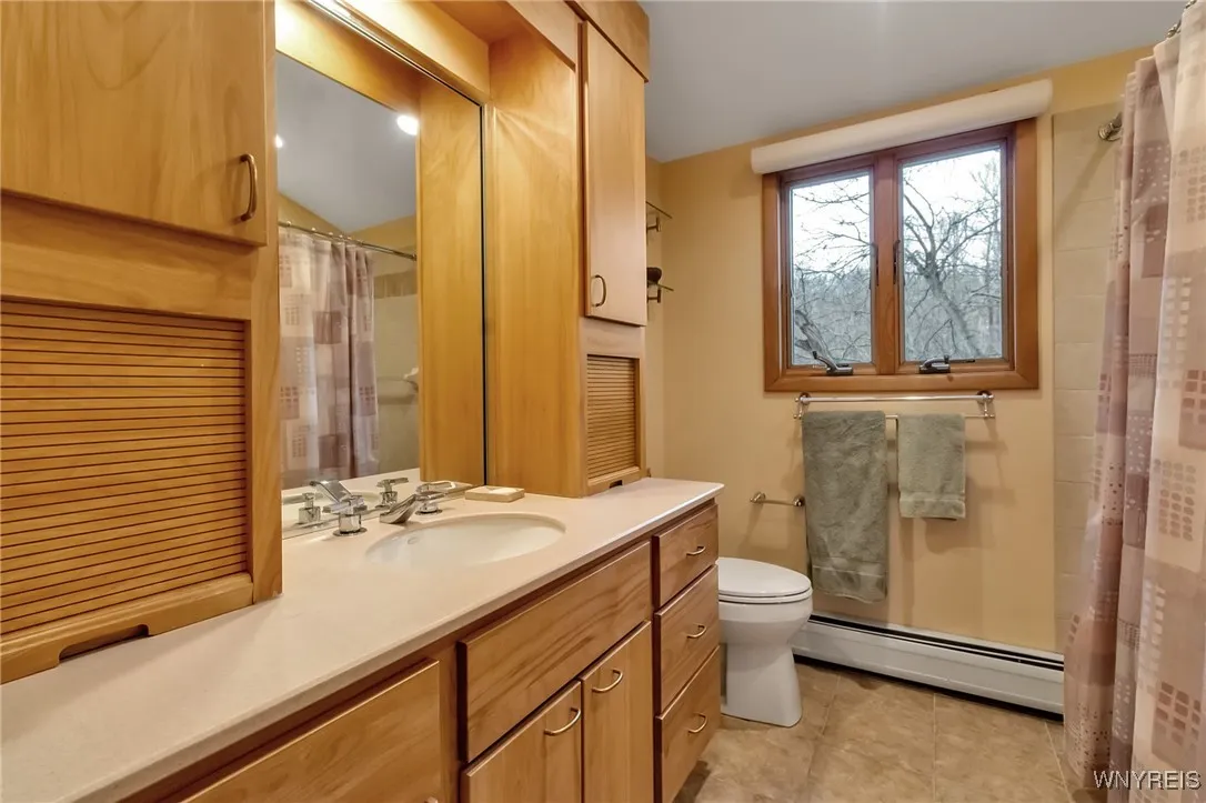 9005 Cliffside Drive, Clarence, New York 14031, Clarence, New York 14031, 4 Bedrooms Bedrooms, 11 Rooms Rooms,3 BathroomsBathrooms,Residential,Closed,9005 Cliffside Drive, Clarence, New York 14031,0,B1597453