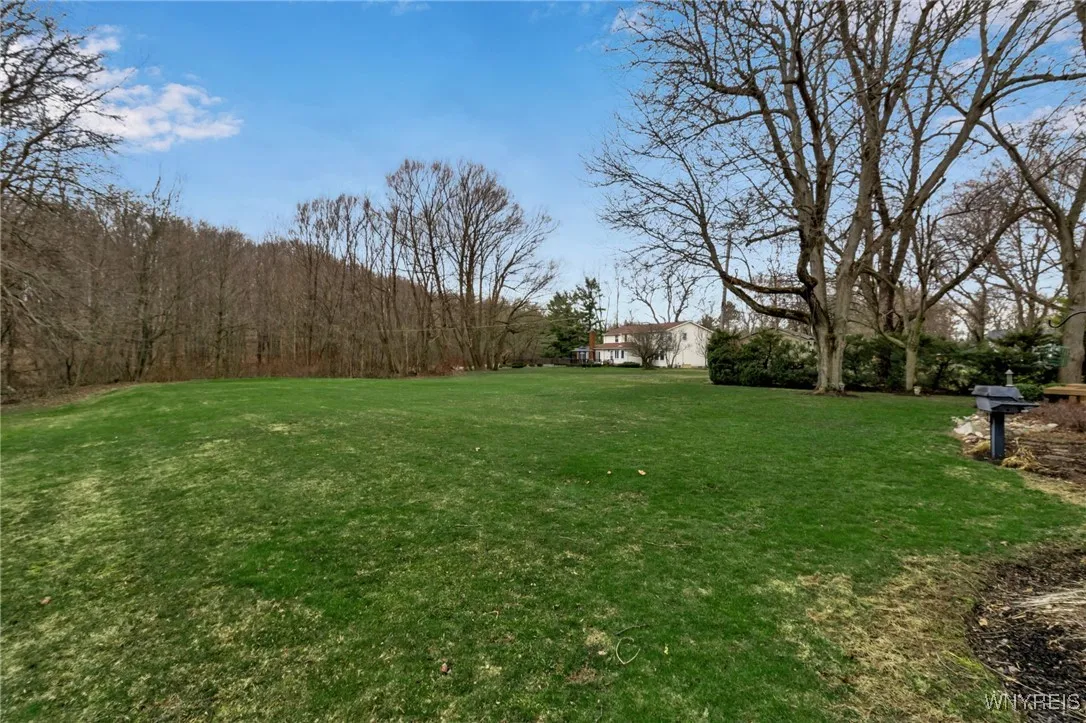 9005 Cliffside Drive, Clarence, New York 14031, Clarence, New York 14031, 4 Bedrooms Bedrooms, 11 Rooms Rooms,3 BathroomsBathrooms,Residential,Closed,9005 Cliffside Drive, Clarence, New York 14031,0,B1597453