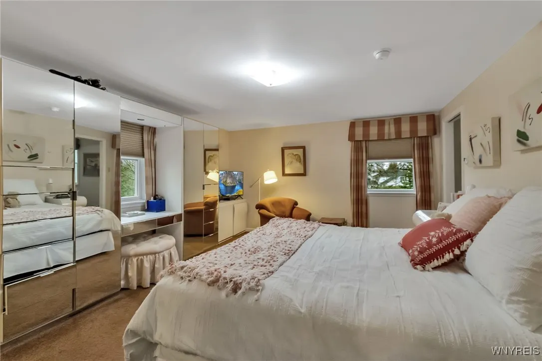 9005 Cliffside Drive, Clarence, New York 14031, Clarence, New York 14031, 4 Bedrooms Bedrooms, 11 Rooms Rooms,3 BathroomsBathrooms,Residential,Closed,9005 Cliffside Drive, Clarence, New York 14031,0,B1597453