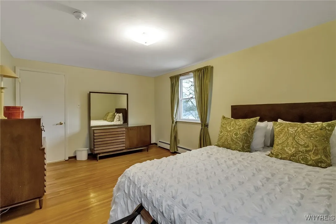 9005 Cliffside Drive, Clarence, New York 14031, Clarence, New York 14031, 4 Bedrooms Bedrooms, 11 Rooms Rooms,3 BathroomsBathrooms,Residential,Closed,9005 Cliffside Drive, Clarence, New York 14031,0,B1597453