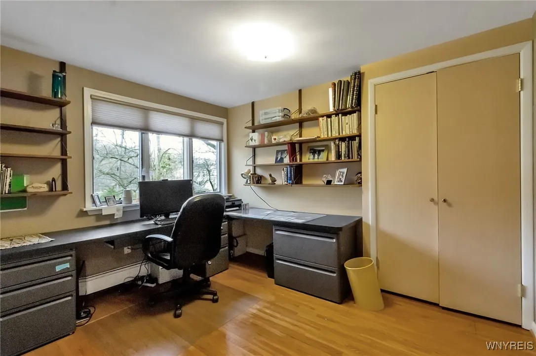 9005 Cliffside Drive, Clarence, New York 14031, Clarence, New York 14031, 4 Bedrooms Bedrooms, 11 Rooms Rooms,3 BathroomsBathrooms,Residential,Closed,9005 Cliffside Drive, Clarence, New York 14031,0,B1597453