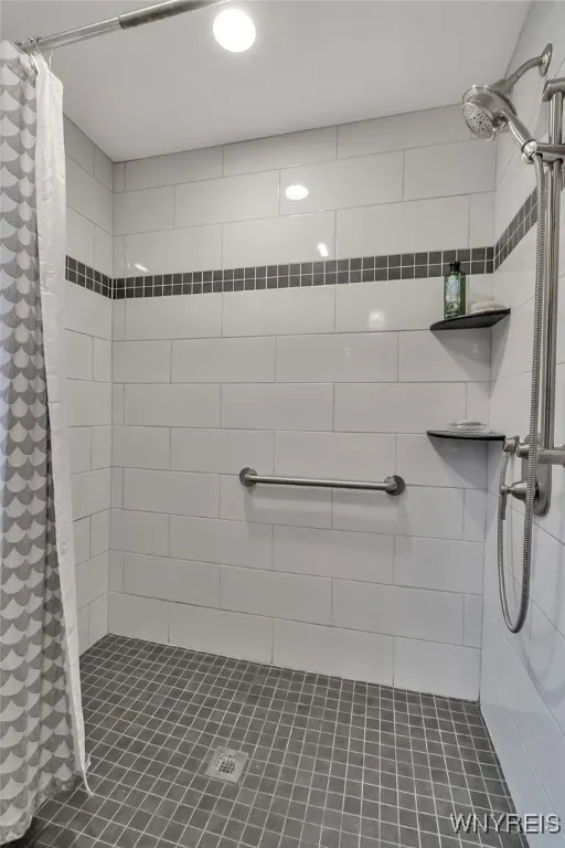 9005 Cliffside Drive, Clarence, New York 14031, Clarence, New York 14031, 4 Bedrooms Bedrooms, 11 Rooms Rooms,3 BathroomsBathrooms,Residential,Closed,9005 Cliffside Drive, Clarence, New York 14031,0,B1597453