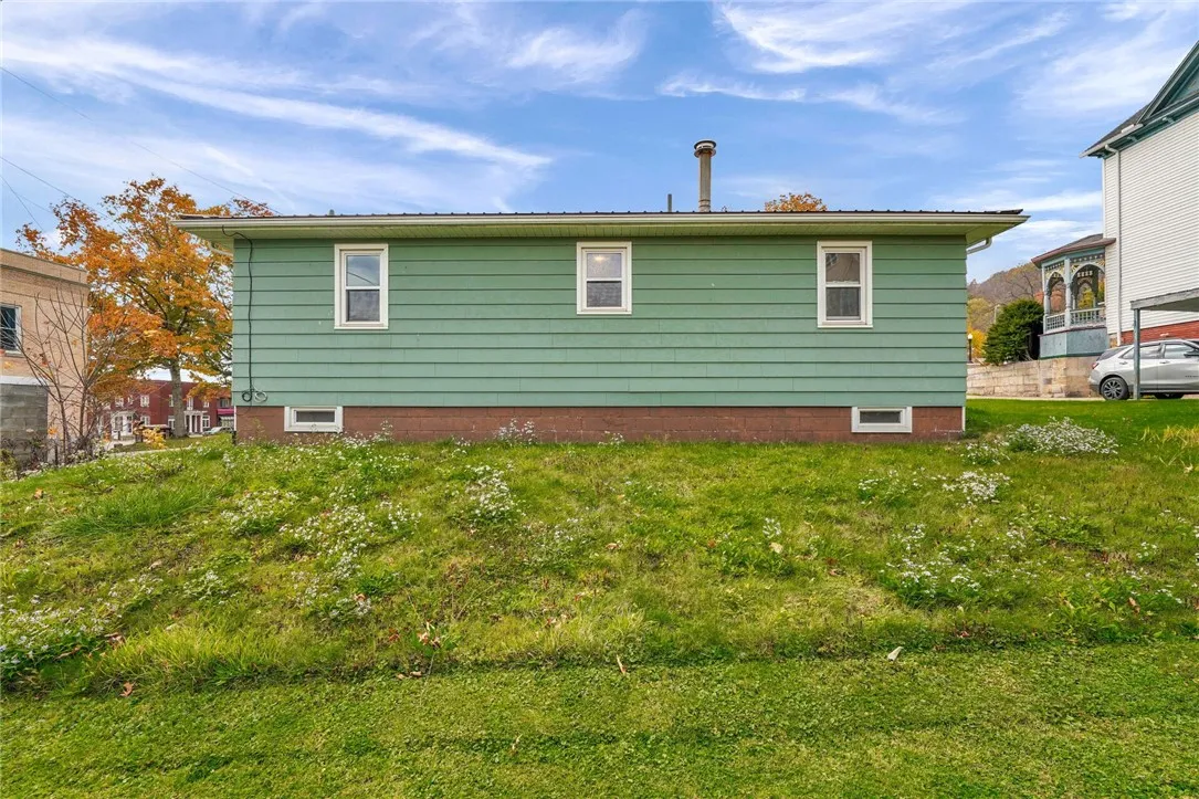 305 State Street, Smethport Boro, Pennsylvania 167, Smethport Boro, Pennsylvania 16749, 2 Bedrooms Bedrooms, 6 Rooms Rooms,1 BathroomBathrooms,Residential,For Sale,305 State Street, Smethport Boro, Pennsylvania 167,0,R1597532