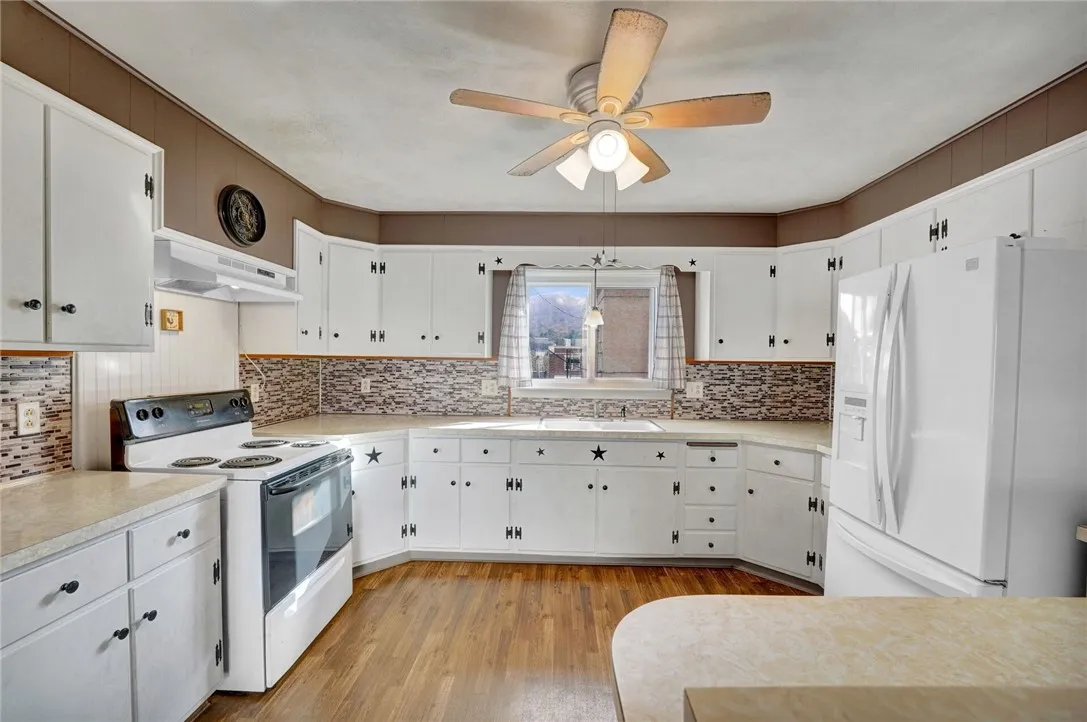 305 State Street, Smethport Boro, Pennsylvania 167, Smethport Boro, Pennsylvania 16749, 2 Bedrooms Bedrooms, 6 Rooms Rooms,1 BathroomBathrooms,Residential,For Sale,305 State Street, Smethport Boro, Pennsylvania 167,0,R1597532