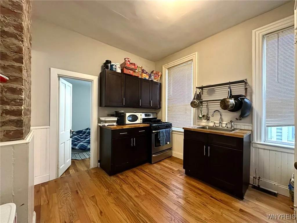 575 Auburn Avenue, Buffalo, New York 14222, Buffalo, New York 14222, 6 Bedrooms Bedrooms, ,3 BathroomsBathrooms,Residential,Closed,575 Auburn Avenue, Buffalo, New York 14222,0,B1597495