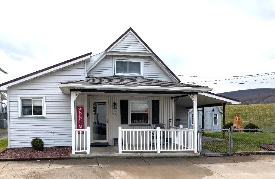 151 Canisteo Avenue, Hornell, New York 14843, Hornell, New York 14843, 3 Bedrooms Bedrooms, 11 Rooms Rooms,2 BathroomsBathrooms,Residential,Closed,151 Canisteo Avenue, Hornell, New York 14843,0,R1597330