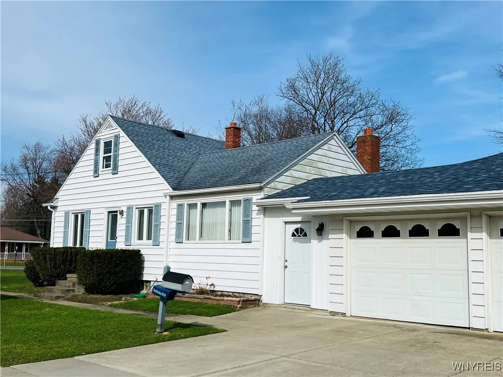917 Mineral Springs Road, West Seneca, New York 14, West Seneca, New York 14224, 3 Bedrooms Bedrooms, 6 Rooms Rooms,1 BathroomBathrooms,Residential,Closed,917 Mineral Springs Road, West Seneca, New York 14,0,B1596914