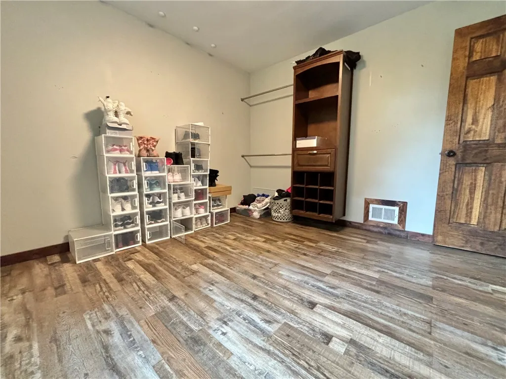 717 Spaulding Street, Elmira-city, New York 14904, Elmira City, New York 14904, 3 Bedrooms Bedrooms, 8 Rooms Rooms,2 BathroomsBathrooms,Residential,For Sale,717 Spaulding Street, Elmira-city, New York 14904,R1597674