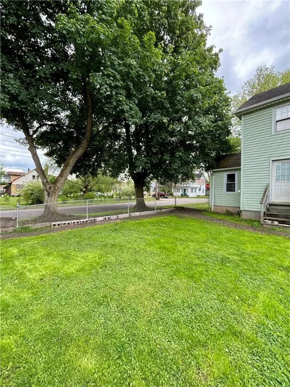 717 Spaulding Street, Elmira-city, New York 14904, Elmira City, New York 14904, 3 Bedrooms Bedrooms, 8 Rooms Rooms,2 BathroomsBathrooms,Residential,For Sale,717 Spaulding Street, Elmira-city, New York 14904,R1597674