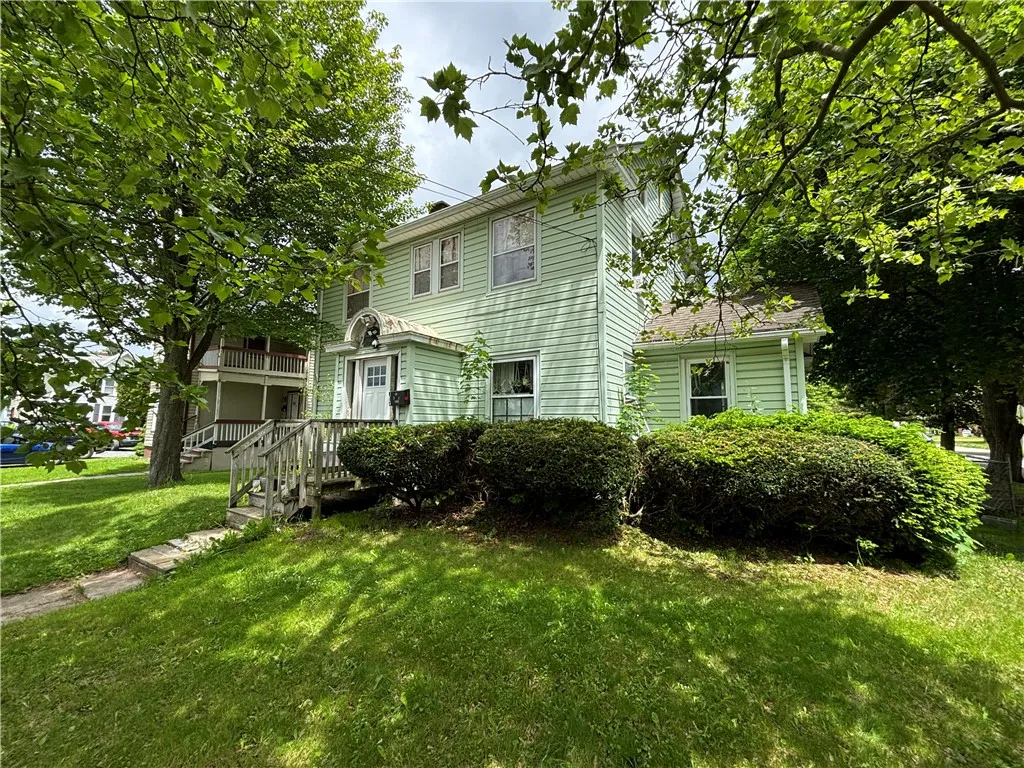 717 Spaulding Street, Elmira-city, New York 14904, Elmira City, New York 14904, 3 Bedrooms Bedrooms, 8 Rooms Rooms,2 BathroomsBathrooms,Residential,For Sale,717 Spaulding Street, Elmira-city, New York 14904,R1597674