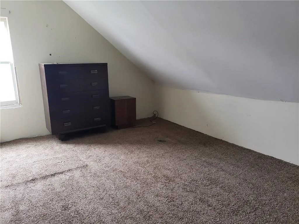 38 Berkshire Street, Rochester, New York 14607, Rochester, New York 14607, 6 Bedrooms Bedrooms, 10 Rooms Rooms,2 BathroomsBathrooms,Residential Lease,For Rent,38 Berkshire Street, Rochester, New York 14607,0,R1597588