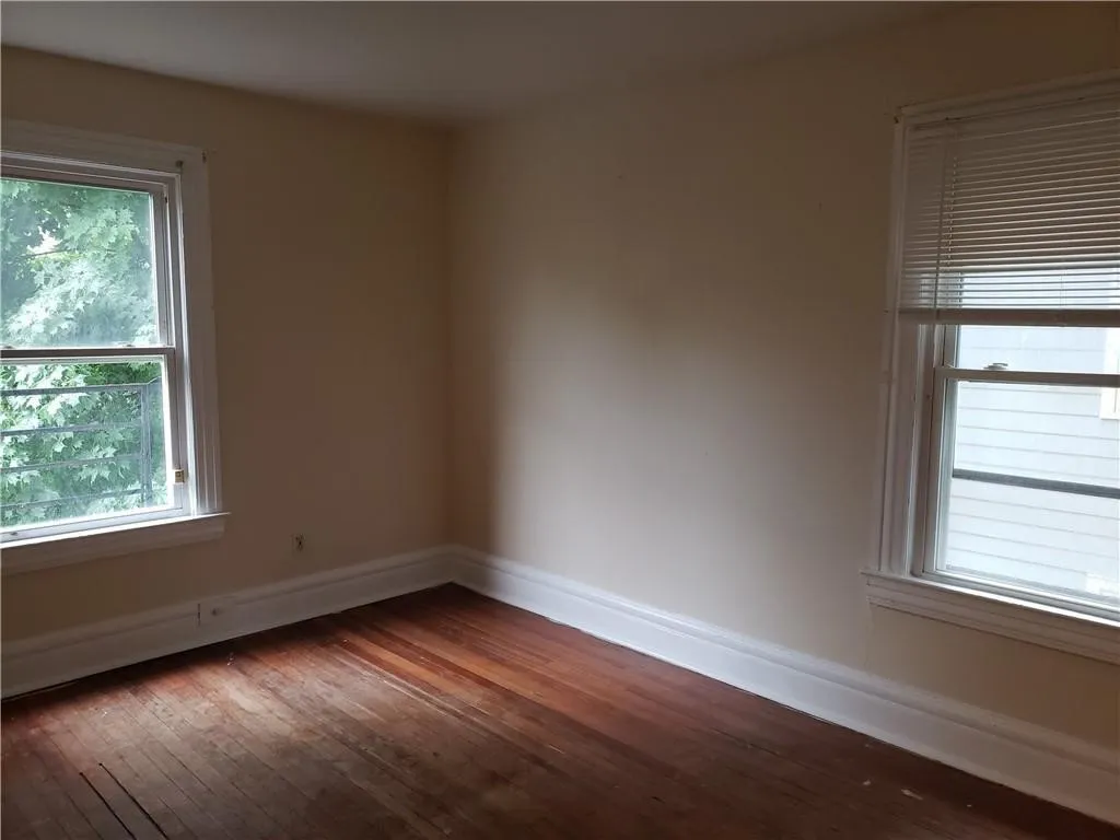 38 Berkshire Street, Rochester, New York 14607, Rochester, New York 14607, 6 Bedrooms Bedrooms, 10 Rooms Rooms,2 BathroomsBathrooms,Residential Lease,For Rent,38 Berkshire Street, Rochester, New York 14607,0,R1597588