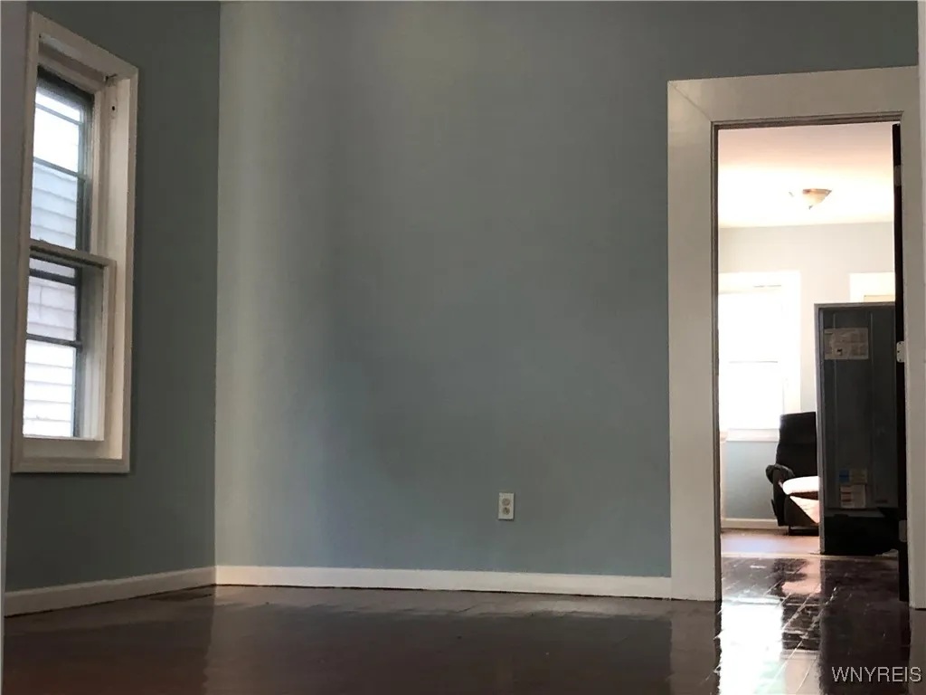202 Thompson Street, Buffalo, New York 14207, Buffalo, New York 14207, 4 Bedrooms Bedrooms, 10 Rooms Rooms,2 BathroomsBathrooms,Residential,For Sale,202 Thompson Street, Buffalo, New York 14207,B1597808