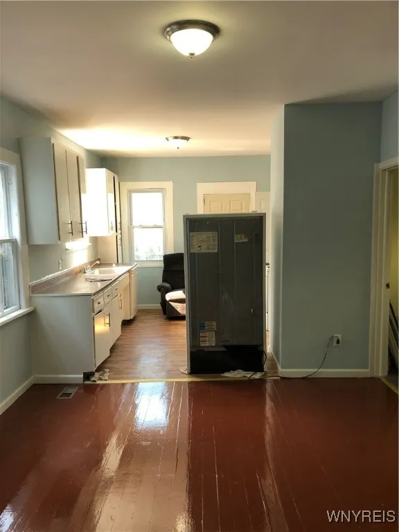 202 Thompson Street, Buffalo, New York 14207, Buffalo, New York 14207, 4 Bedrooms Bedrooms, 10 Rooms Rooms,2 BathroomsBathrooms,Residential,For Sale,202 Thompson Street, Buffalo, New York 14207,B1597808