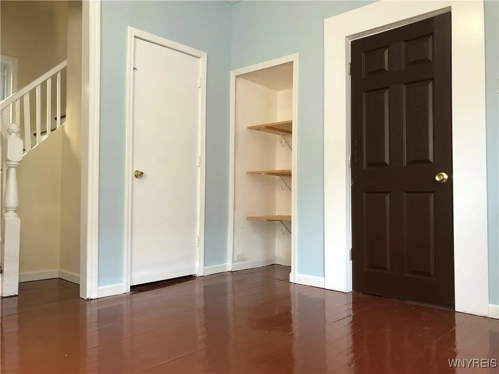 202 Thompson Street, Buffalo, New York 14207, Buffalo, New York 14207, 4 Bedrooms Bedrooms, 10 Rooms Rooms,2 BathroomsBathrooms,Residential,For Sale,202 Thompson Street, Buffalo, New York 14207,B1597808