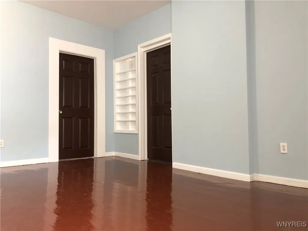 202 Thompson Street, Buffalo, New York 14207, Buffalo, New York 14207, 4 Bedrooms Bedrooms, 10 Rooms Rooms,2 BathroomsBathrooms,Residential,For Sale,202 Thompson Street, Buffalo, New York 14207,B1597808