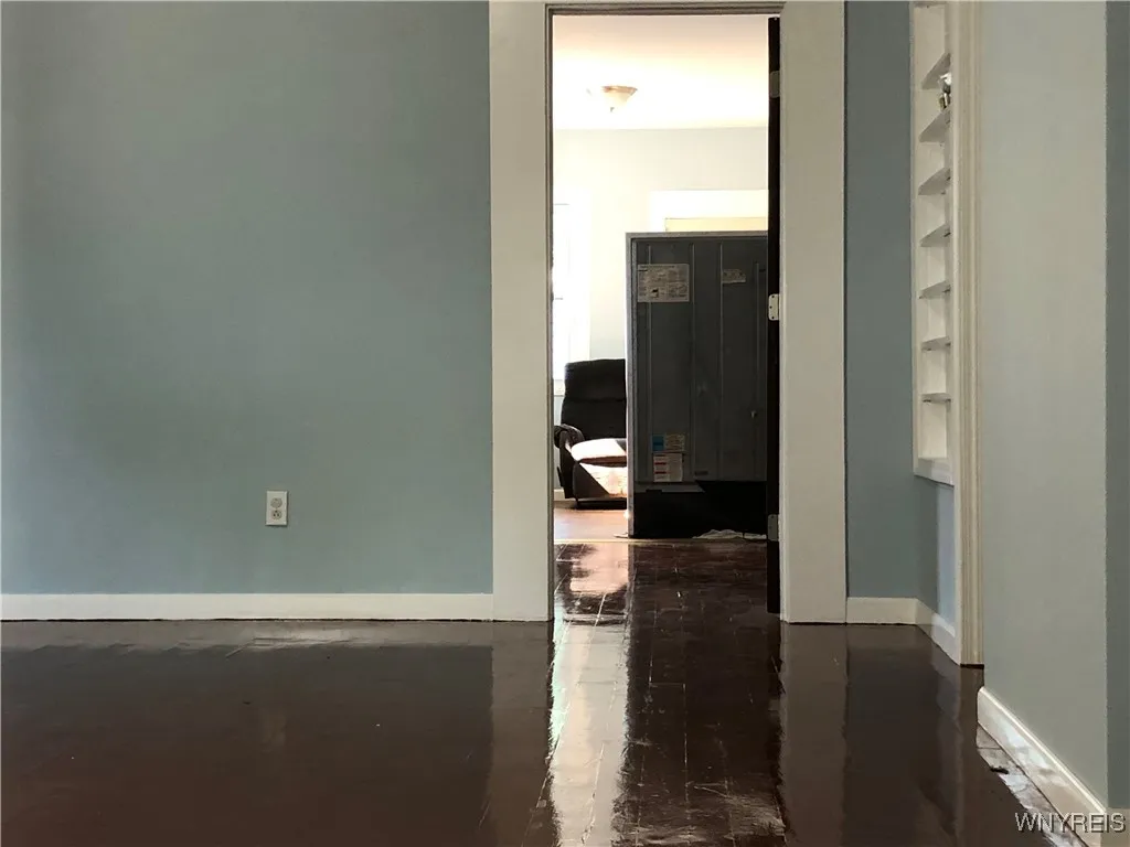 202 Thompson Street, Buffalo, New York 14207, Buffalo, New York 14207, 4 Bedrooms Bedrooms, 10 Rooms Rooms,2 BathroomsBathrooms,Residential,For Sale,202 Thompson Street, Buffalo, New York 14207,B1597808