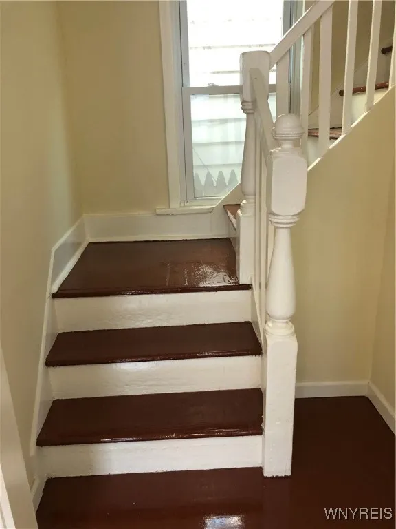 202 Thompson Street, Buffalo, New York 14207, Buffalo, New York 14207, 4 Bedrooms Bedrooms, 10 Rooms Rooms,2 BathroomsBathrooms,Residential,For Sale,202 Thompson Street, Buffalo, New York 14207,B1597808