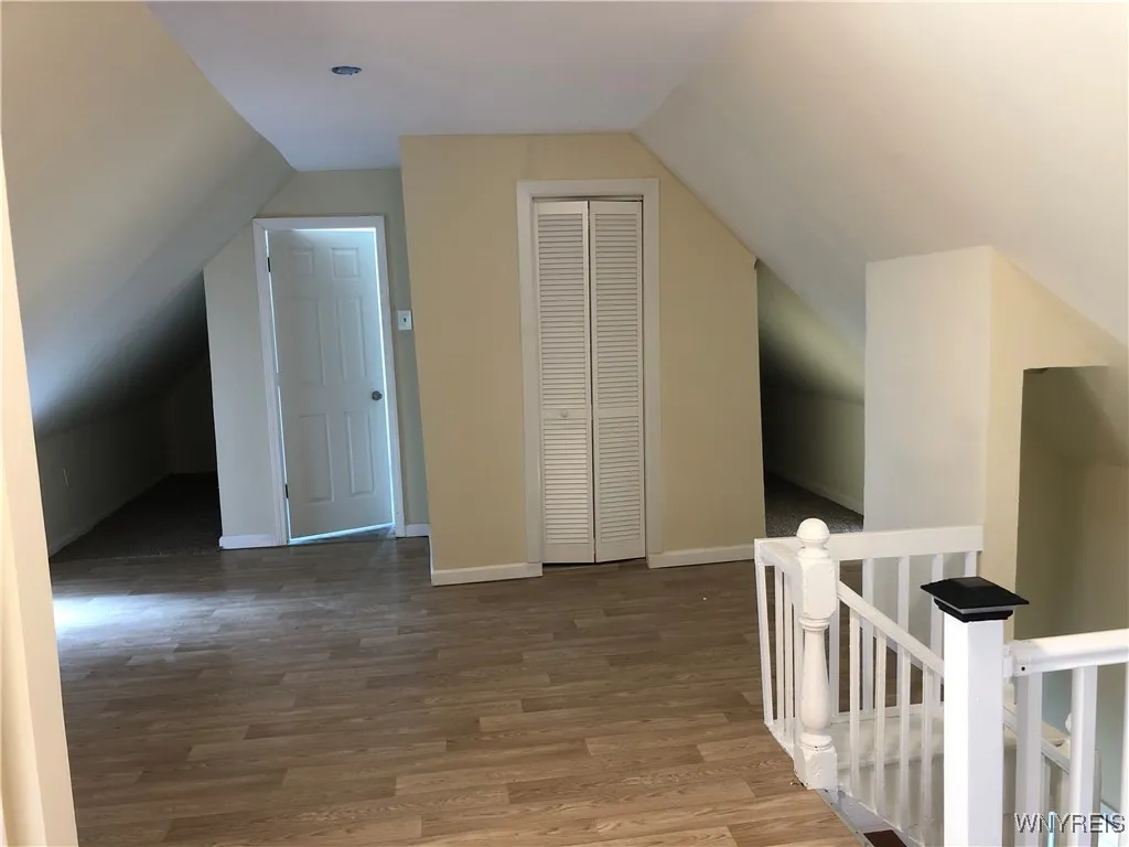 202 Thompson Street, Buffalo, New York 14207, Buffalo, New York 14207, 4 Bedrooms Bedrooms, 10 Rooms Rooms,2 BathroomsBathrooms,Residential,For Sale,202 Thompson Street, Buffalo, New York 14207,B1597808