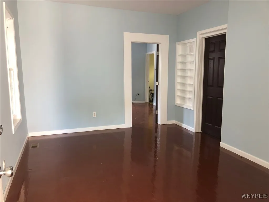 202 Thompson Street, Buffalo, New York 14207, Buffalo, New York 14207, 4 Bedrooms Bedrooms, 10 Rooms Rooms,2 BathroomsBathrooms,Residential,For Sale,202 Thompson Street, Buffalo, New York 14207,B1597808