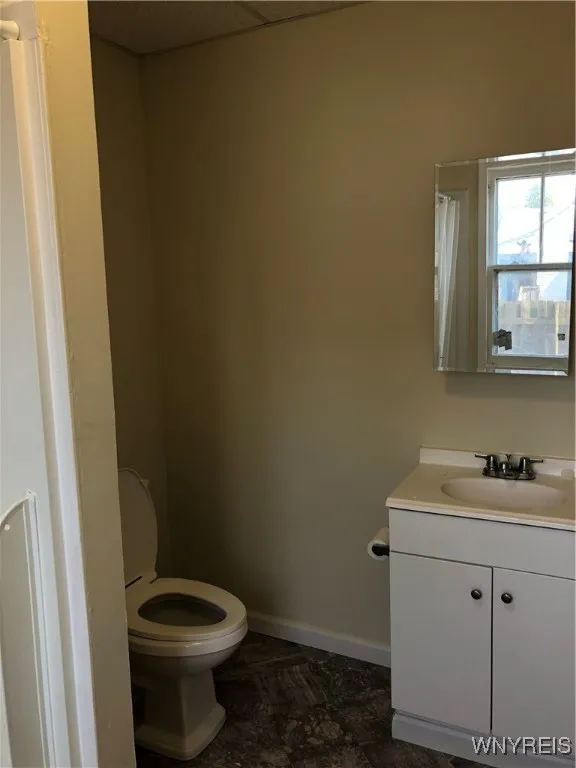 202 Thompson Street, Buffalo, New York 14207, Buffalo, New York 14207, 4 Bedrooms Bedrooms, 10 Rooms Rooms,2 BathroomsBathrooms,Residential,For Sale,202 Thompson Street, Buffalo, New York 14207,B1597808