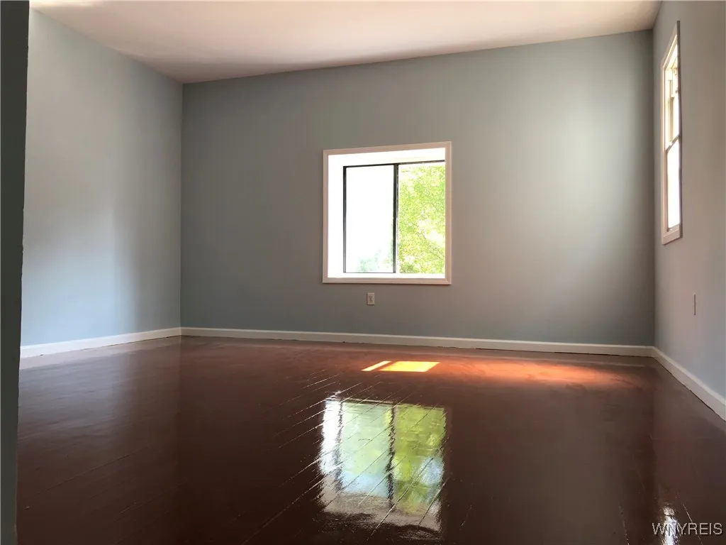 202 Thompson Street, Buffalo, New York 14207, Buffalo, New York 14207, 4 Bedrooms Bedrooms, 10 Rooms Rooms,2 BathroomsBathrooms,Residential,For Sale,202 Thompson Street, Buffalo, New York 14207,B1597808