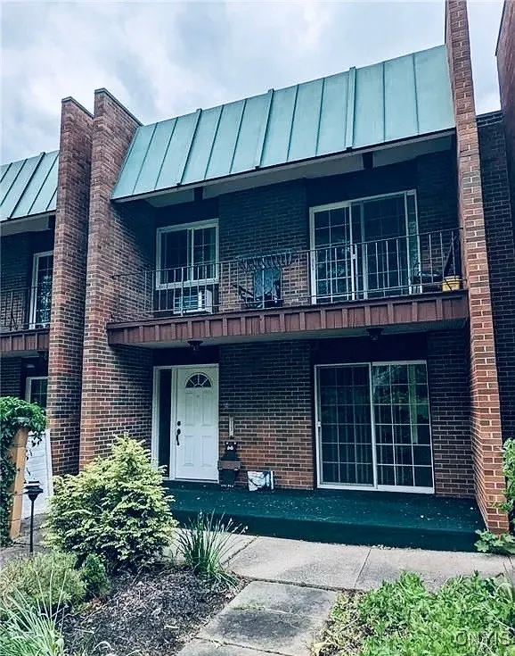 1227 James Street, Syracuse, New York 13203, Syracuse, New York 13203, 3 Bedrooms Bedrooms, 7 Rooms Rooms,2 BathroomsBathrooms,Residential Lease,Closed,1227 James Street, Syracuse, New York 13203,S1597901