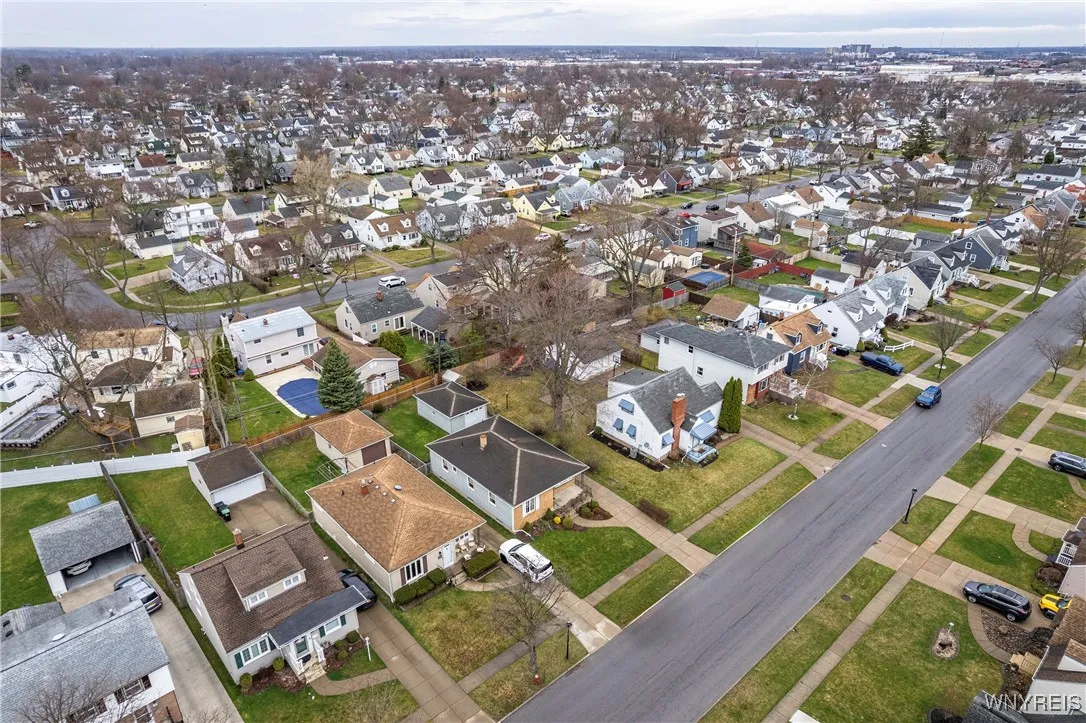 239 Treadwell Road, Tonawanda-town, New York 14150, Tonawanda, New York 14150, 3 Bedrooms Bedrooms, 5 Rooms Rooms,2 BathroomsBathrooms,Residential,Closed,239 Treadwell Road, Tonawanda-town, New York 14150,0,B1597920