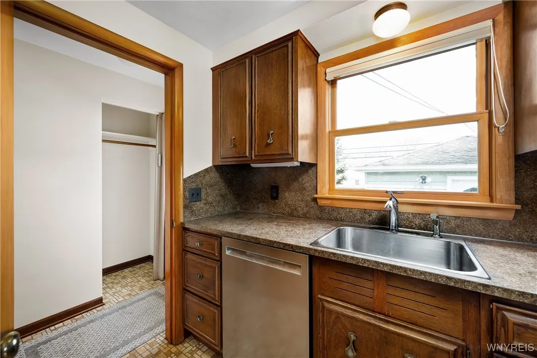 239 Treadwell Road, Tonawanda-town, New York 14150, Tonawanda, New York 14150, 3 Bedrooms Bedrooms, 5 Rooms Rooms,2 BathroomsBathrooms,Residential,Closed,239 Treadwell Road, Tonawanda-town, New York 14150,0,B1597920