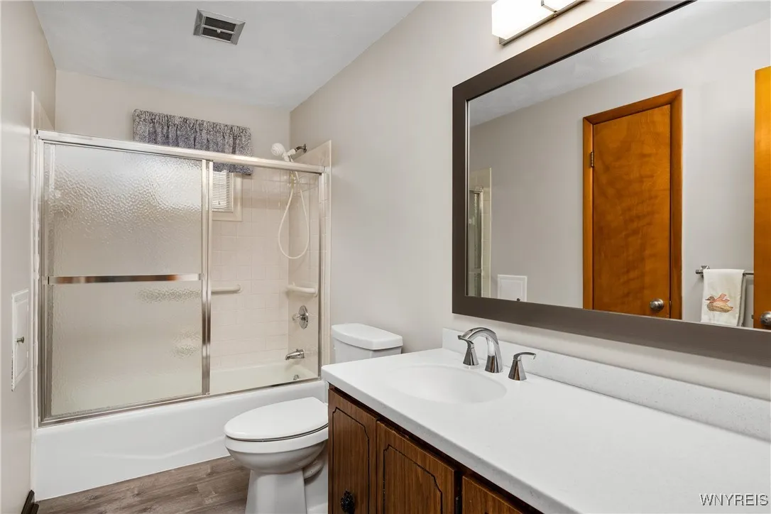 239 Treadwell Road, Tonawanda-town, New York 14150, Tonawanda, New York 14150, 3 Bedrooms Bedrooms, 5 Rooms Rooms,2 BathroomsBathrooms,Residential,Closed,239 Treadwell Road, Tonawanda-town, New York 14150,0,B1597920