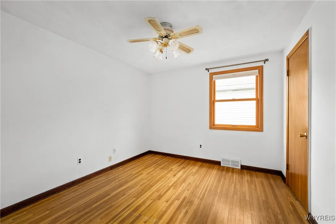 239 Treadwell Road, Tonawanda-town, New York 14150, Tonawanda, New York 14150, 3 Bedrooms Bedrooms, 5 Rooms Rooms,2 BathroomsBathrooms,Residential,Closed,239 Treadwell Road, Tonawanda-town, New York 14150,0,B1597920