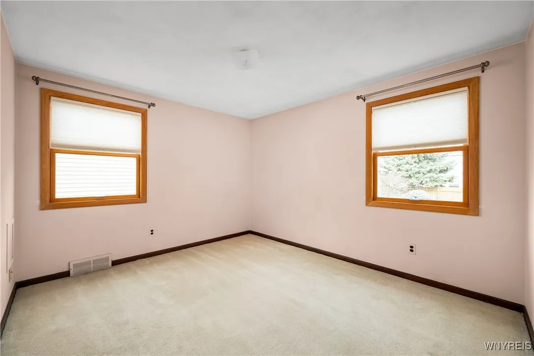 239 Treadwell Road, Tonawanda-town, New York 14150, Tonawanda, New York 14150, 3 Bedrooms Bedrooms, 5 Rooms Rooms,2 BathroomsBathrooms,Residential,Closed,239 Treadwell Road, Tonawanda-town, New York 14150,0,B1597920