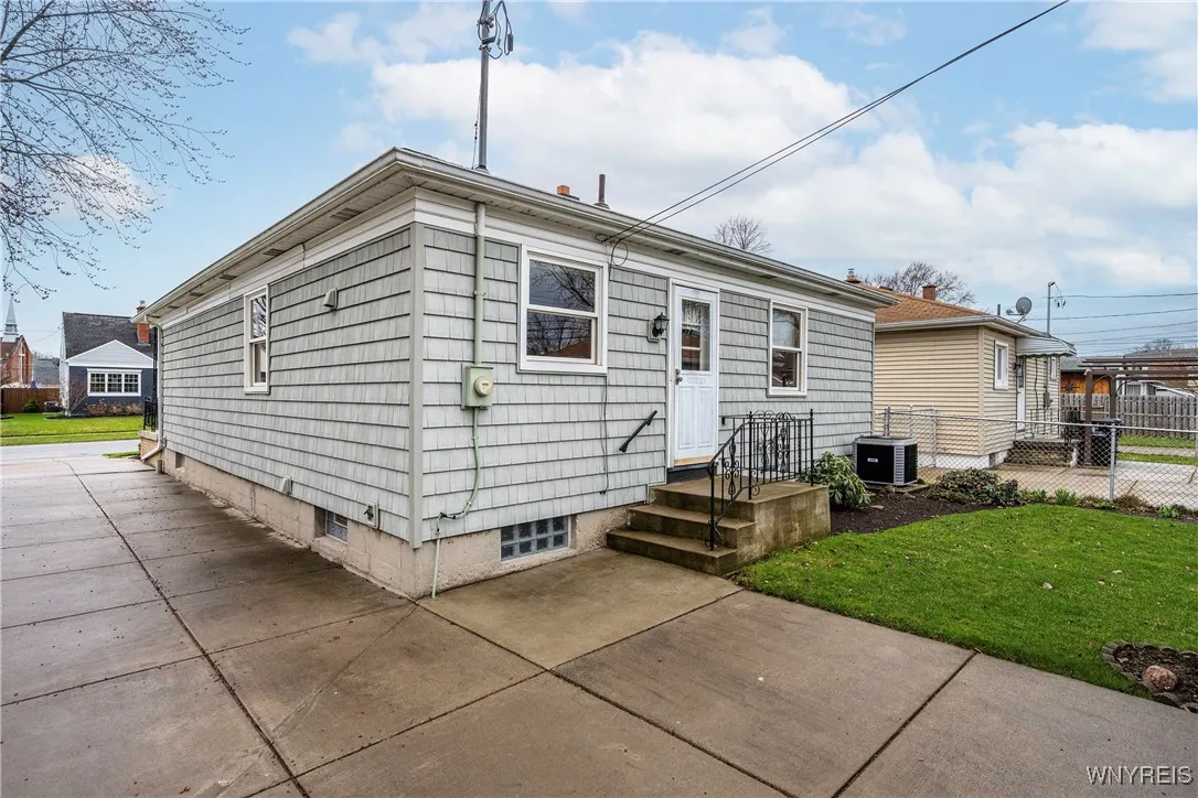 239 Treadwell Road, Tonawanda-town, New York 14150, Tonawanda, New York 14150, 3 Bedrooms Bedrooms, 5 Rooms Rooms,2 BathroomsBathrooms,Residential,Closed,239 Treadwell Road, Tonawanda-town, New York 14150,0,B1597920