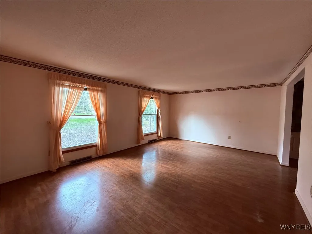 38 Poplar Avenue, Orchard Park, New York 14127, Orchard Park, New York 14127, 4 Bedrooms Bedrooms, 8 Rooms Rooms,2 BathroomsBathrooms,Residential,Closed,38 Poplar Avenue, Orchard Park, New York 14127,0,B1598032