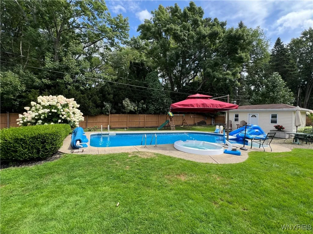 61 Green Lake Drive, Orchard Park, New York 14127, Orchard Park, New York 14127, 4 Bedrooms Bedrooms, 10 Rooms Rooms,2 BathroomsBathrooms,Residential,Closed,61 Green Lake Drive, Orchard Park, New York 14127,0,B1598035