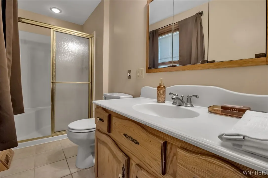 61 Green Lake Drive, Orchard Park, New York 14127, Orchard Park, New York 14127, 4 Bedrooms Bedrooms, 10 Rooms Rooms,2 BathroomsBathrooms,Residential,Closed,61 Green Lake Drive, Orchard Park, New York 14127,0,B1598035