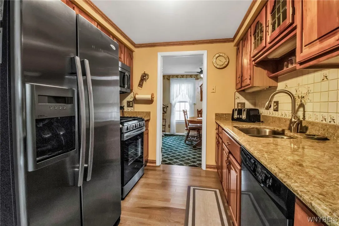 216 Stepping Stone Lane, Orchard Park, New York 14, Orchard Park, New York 14127, 2 Bedrooms Bedrooms, 6 Rooms Rooms,2 BathroomsBathrooms,Residential,Closed,216 Stepping Stone Lane, Orchard Park, New York 14,0,B1597937