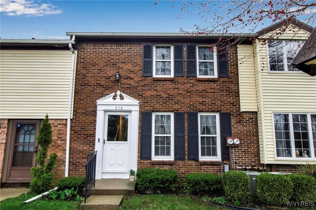 216 Stepping Stone Lane, Orchard Park, New York 14, Orchard Park, New York 14127, 2 Bedrooms Bedrooms, 6 Rooms Rooms,2 BathroomsBathrooms,Residential,Closed,216 Stepping Stone Lane, Orchard Park, New York 14,0,B1597937