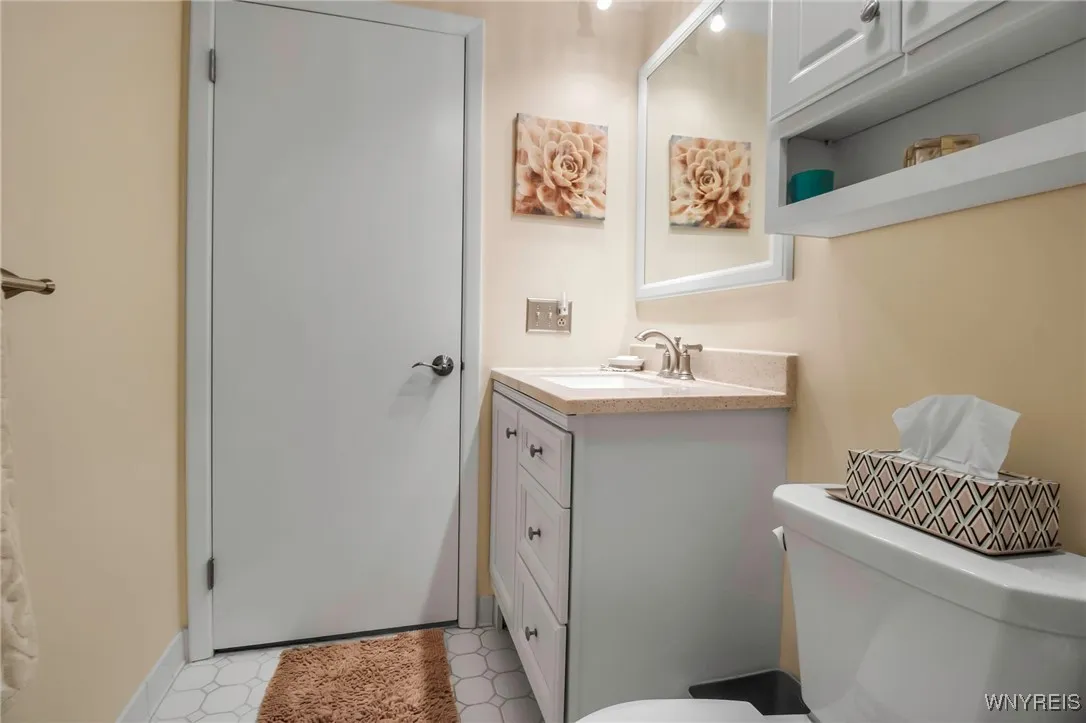216 Stepping Stone Lane, Orchard Park, New York 14, Orchard Park, New York 14127, 2 Bedrooms Bedrooms, 6 Rooms Rooms,2 BathroomsBathrooms,Residential,Closed,216 Stepping Stone Lane, Orchard Park, New York 14,0,B1597937
