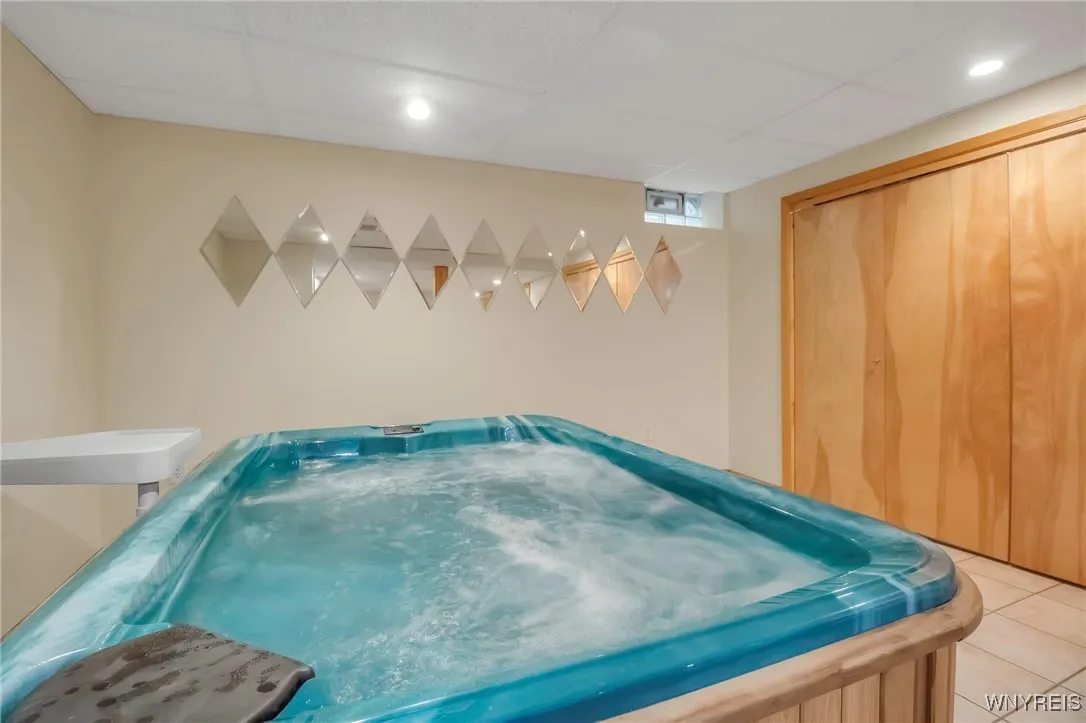 216 Stepping Stone Lane, Orchard Park, New York 14, Orchard Park, New York 14127, 2 Bedrooms Bedrooms, 6 Rooms Rooms,2 BathroomsBathrooms,Residential,Closed,216 Stepping Stone Lane, Orchard Park, New York 14,0,B1597937