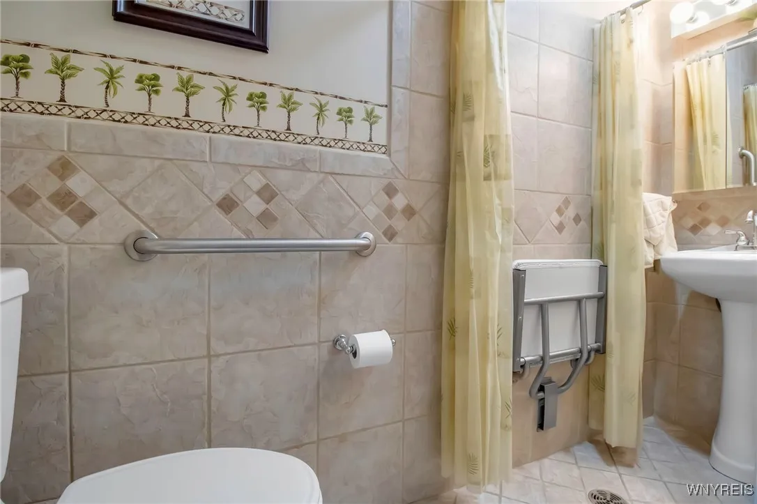 216 Stepping Stone Lane, Orchard Park, New York 14, Orchard Park, New York 14127, 2 Bedrooms Bedrooms, 6 Rooms Rooms,2 BathroomsBathrooms,Residential,Closed,216 Stepping Stone Lane, Orchard Park, New York 14,0,B1597937