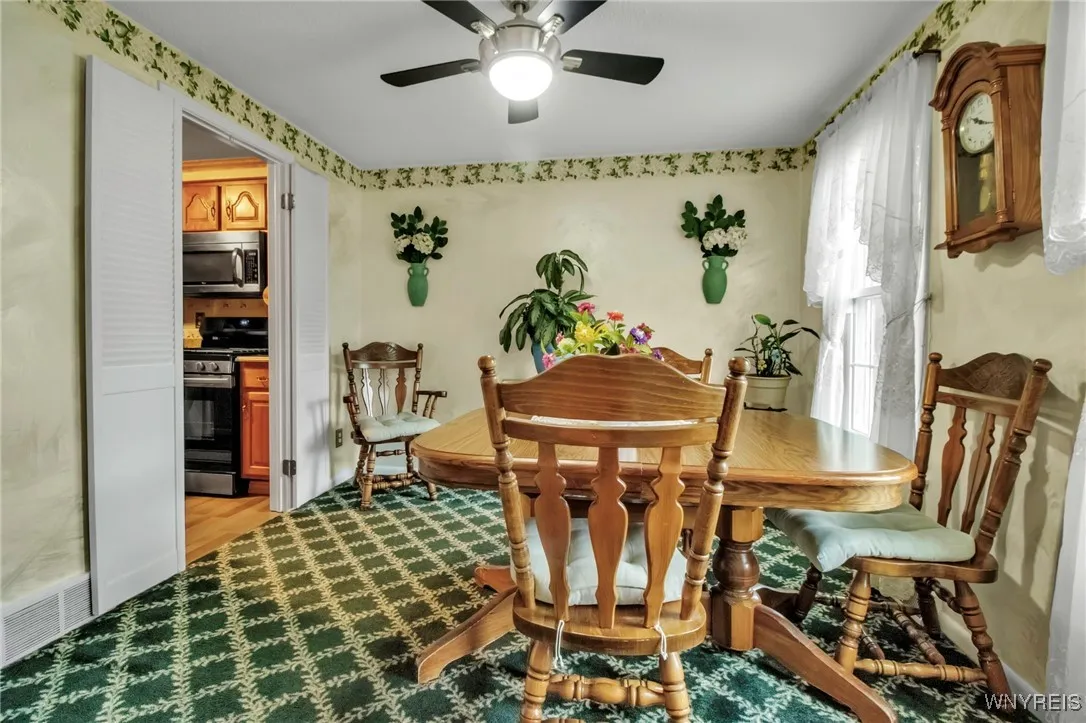 216 Stepping Stone Lane, Orchard Park, New York 14, Orchard Park, New York 14127, 2 Bedrooms Bedrooms, 6 Rooms Rooms,2 BathroomsBathrooms,Residential,Closed,216 Stepping Stone Lane, Orchard Park, New York 14,0,B1597937