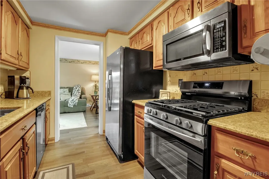 216 Stepping Stone Lane, Orchard Park, New York 14, Orchard Park, New York 14127, 2 Bedrooms Bedrooms, 6 Rooms Rooms,2 BathroomsBathrooms,Residential,Closed,216 Stepping Stone Lane, Orchard Park, New York 14,0,B1597937