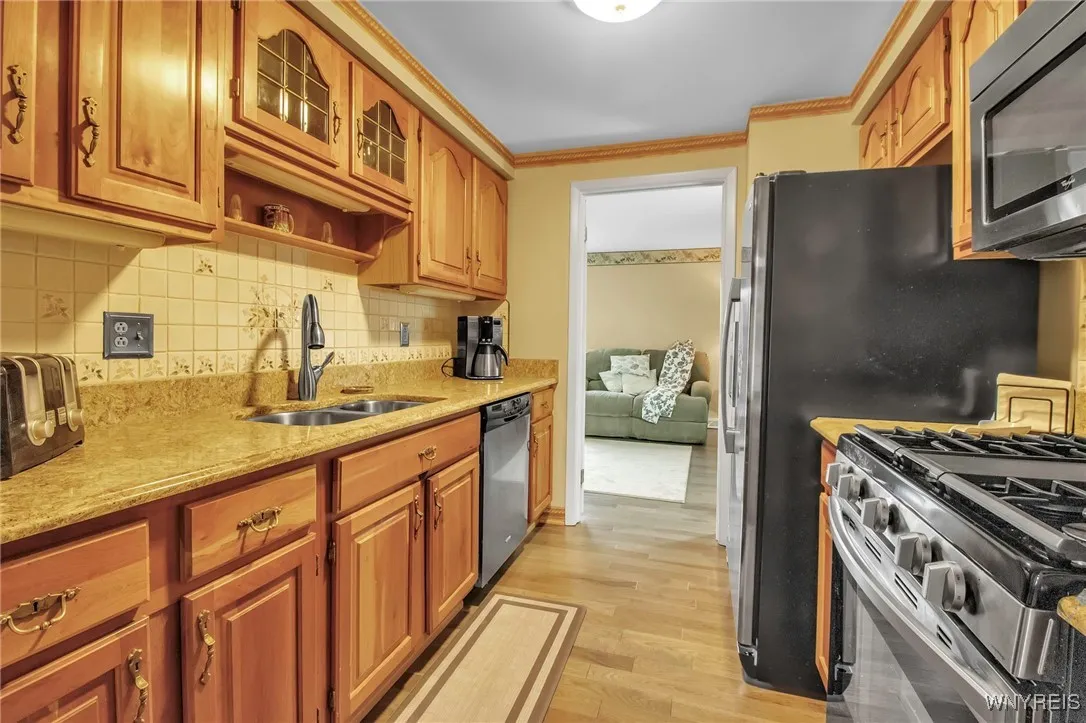 216 Stepping Stone Lane, Orchard Park, New York 14, Orchard Park, New York 14127, 2 Bedrooms Bedrooms, 6 Rooms Rooms,2 BathroomsBathrooms,Residential,Closed,216 Stepping Stone Lane, Orchard Park, New York 14,0,B1597937