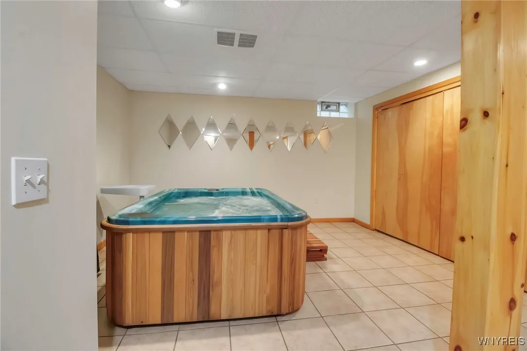 216 Stepping Stone Lane, Orchard Park, New York 14, Orchard Park, New York 14127, 2 Bedrooms Bedrooms, 6 Rooms Rooms,2 BathroomsBathrooms,Residential,Closed,216 Stepping Stone Lane, Orchard Park, New York 14,0,B1597937