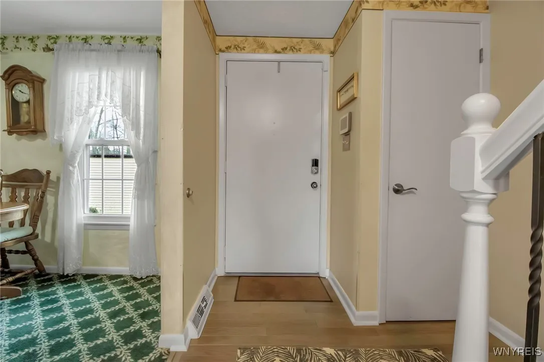 216 Stepping Stone Lane, Orchard Park, New York 14, Orchard Park, New York 14127, 2 Bedrooms Bedrooms, 6 Rooms Rooms,2 BathroomsBathrooms,Residential,Closed,216 Stepping Stone Lane, Orchard Park, New York 14,0,B1597937