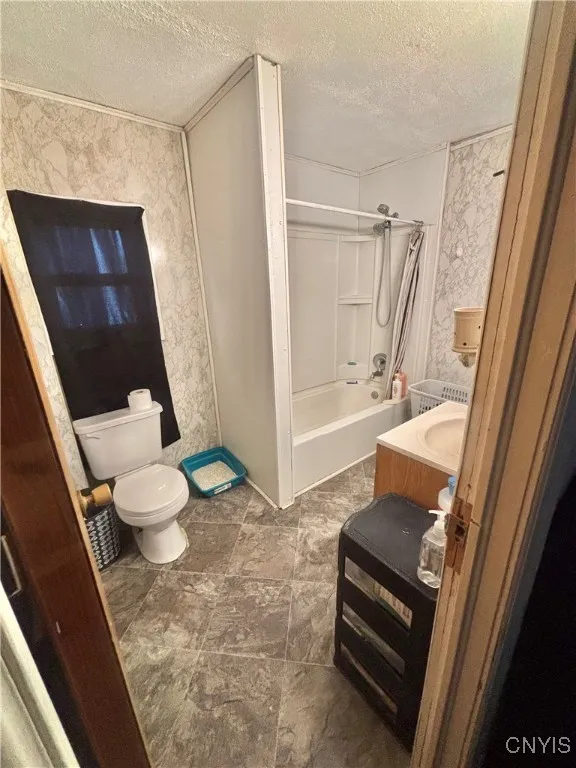 168 Cottage Street, Auburn, New York 13021, Auburn, New York 13021, 6 Bedrooms Bedrooms, ,2 BathroomsBathrooms,Residential,For Sale,168 Cottage Street, Auburn, New York 13021,0,S1598068