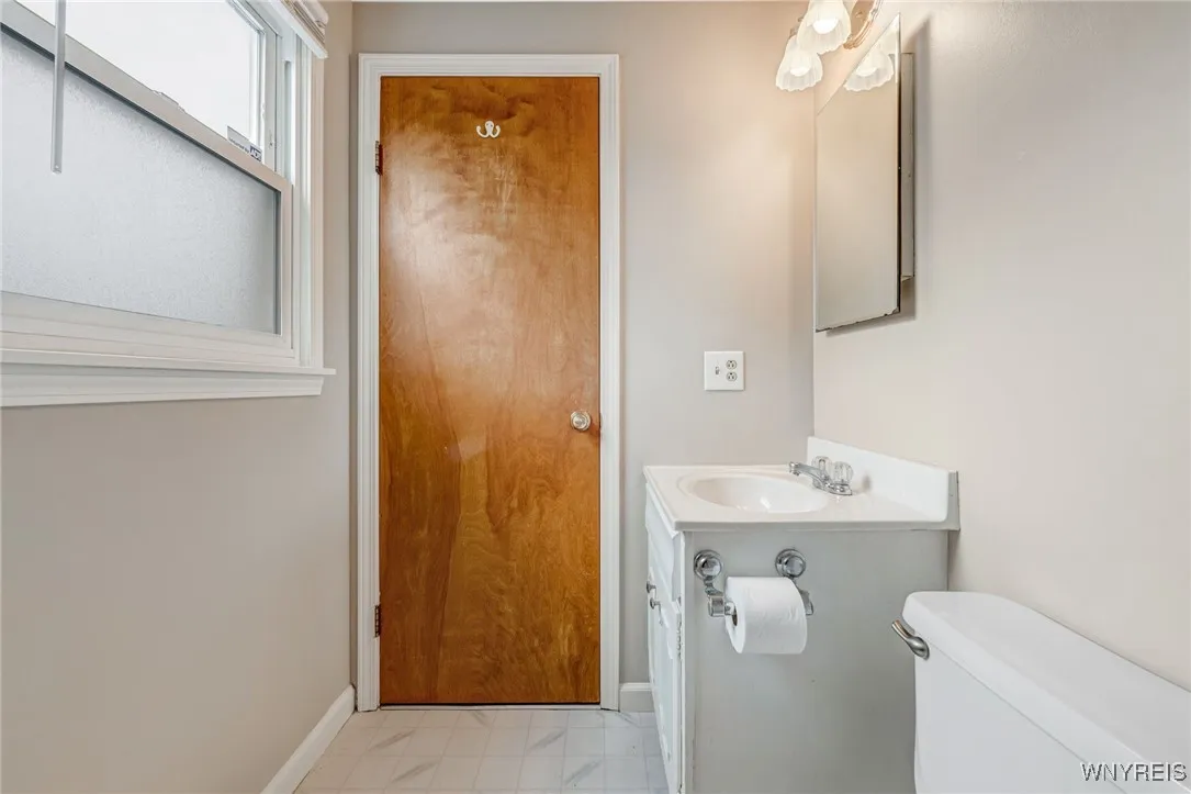 1980 Marjorie Road, Grand Island, New York 14072, Grand Island, New York 14072, 4 Bedrooms Bedrooms, 8 Rooms Rooms,1 BathroomBathrooms,Residential,Closed,1980 Marjorie Road, Grand Island, New York 14072,0,B1597899